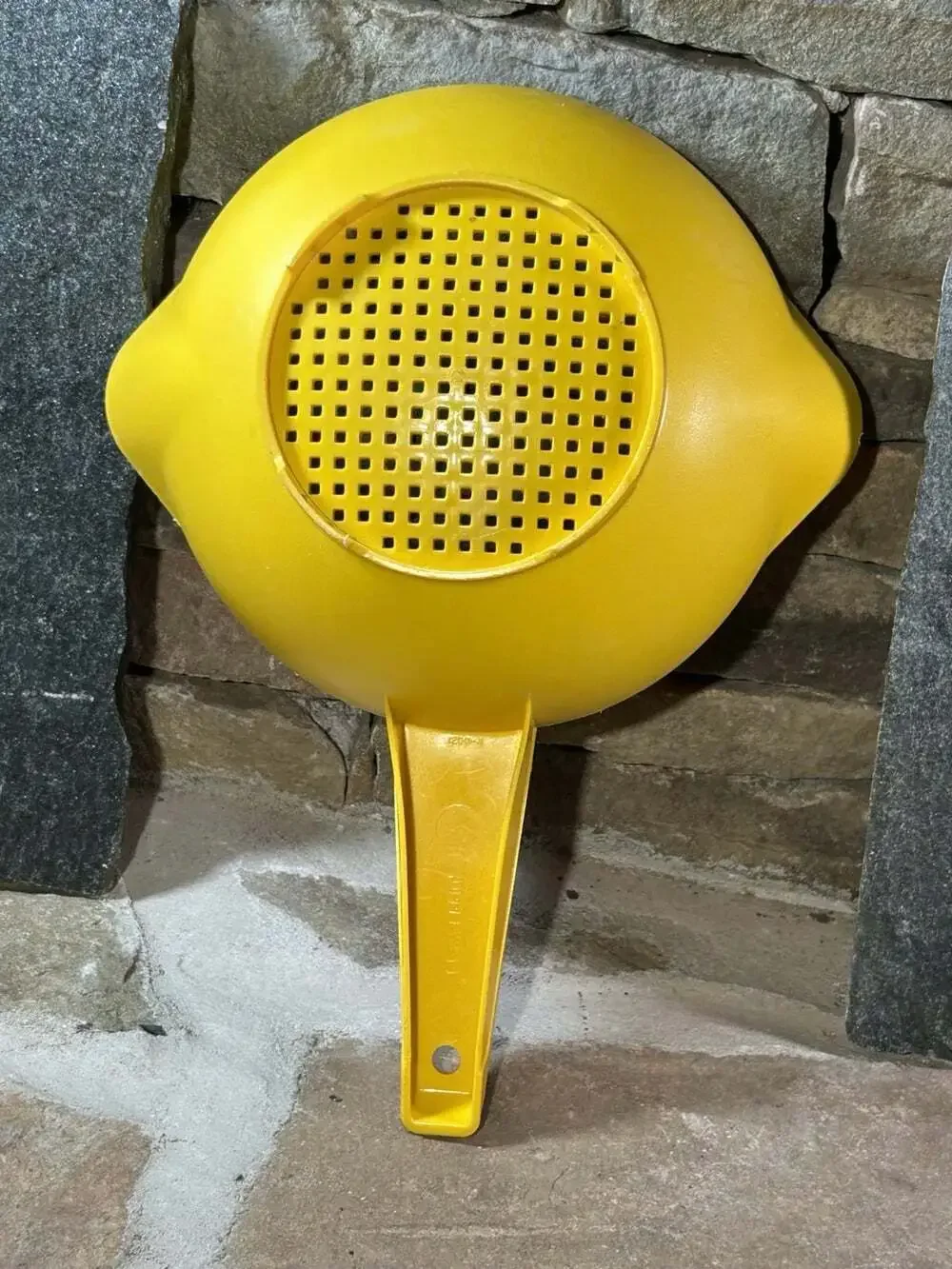 Sun Gold Tupperware Yellow strainer with handle READ